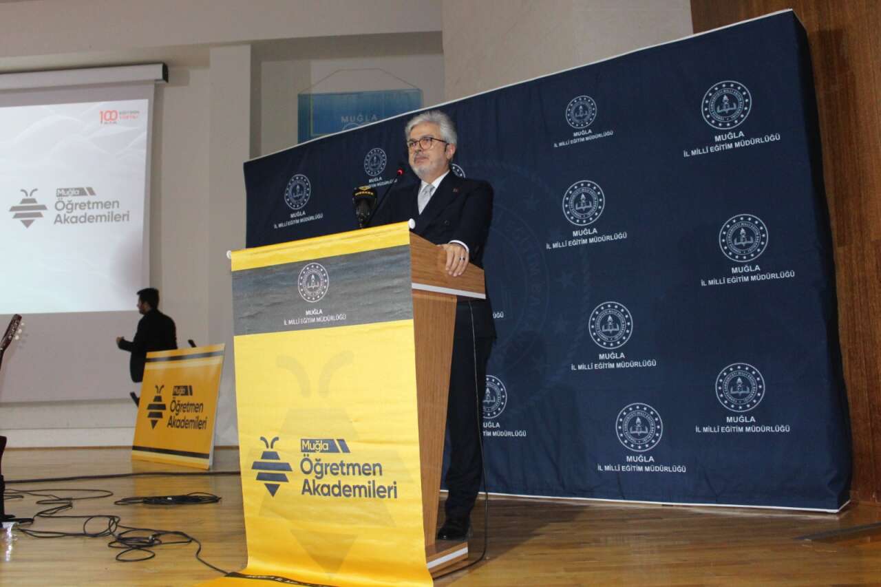 “Muğla Öğretmen Akademileri ‘Şehir ve Eğitim’ Programına Bakan Yardımcısı Yelkenci Katıldı 15